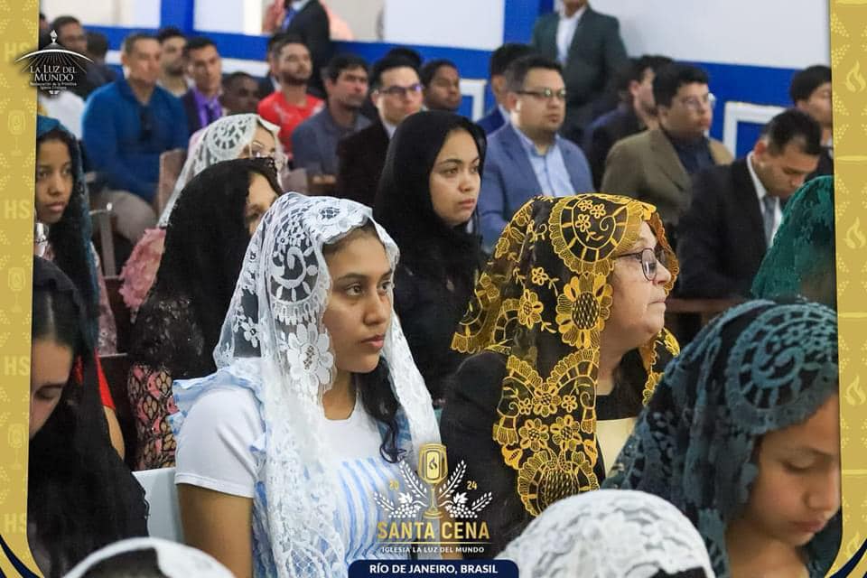 Faithful of The Light of the World hear Bible Studies in Rio de Janeiro.